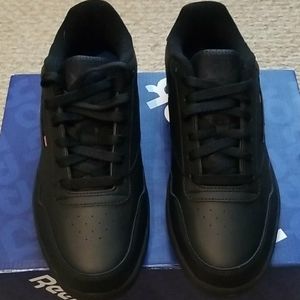 Men Reebok club sneakers NWOT